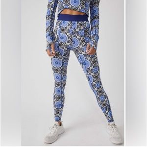 NWOT -FP Movement Kaleidoscope Fireside Print Base Layering Leggings XS 11”